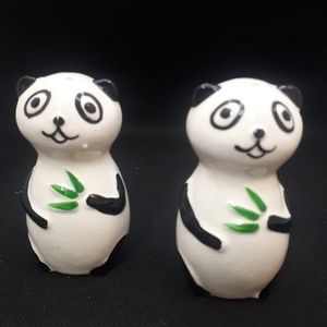 Vintage Panda Bear Salt And Pepper shaker Set. Japan